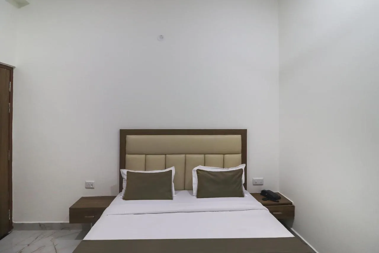 Collection O Hotel Shailly Inn Star Agra
